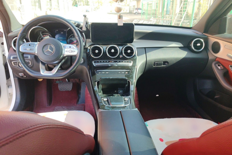 奔驰C级 2019款 C 260 运动版 4MATIC中控内饰12