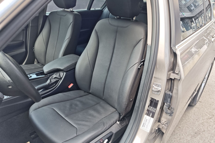 宝马3系 2017款 320Li 时尚型局部细节19