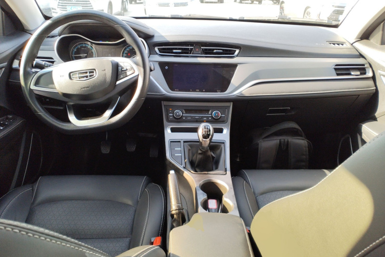 吉利汽车 帝豪 2021款 UP 1.5L 手动豪华型中控内饰7002