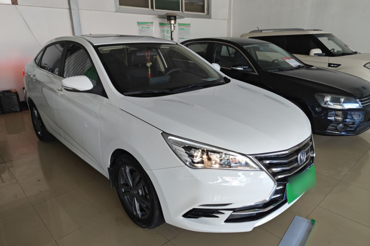 长安 逸动DT 2019款 1.6L 手动优享型 国VI车身外观3