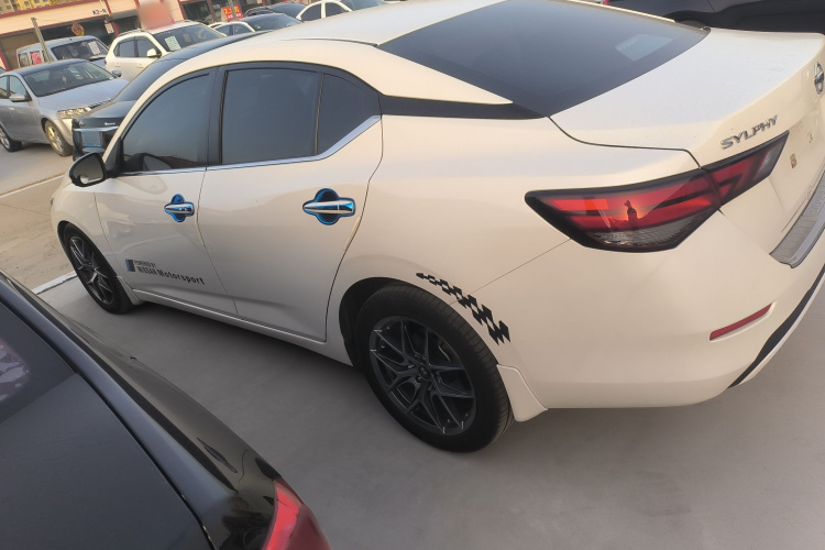 日产 轩逸 2020款 1.6L XL CVT悦享版车身外观4