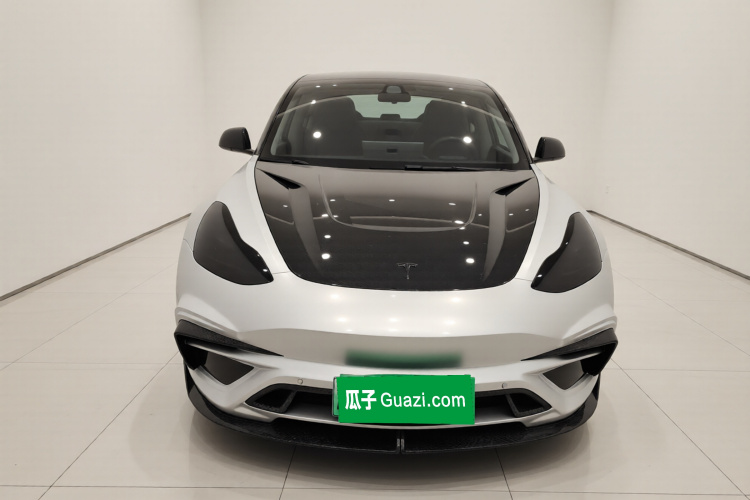 特斯拉 Model 3 2021款 改款二 Performance高性能全轮驱动版车身外观2
