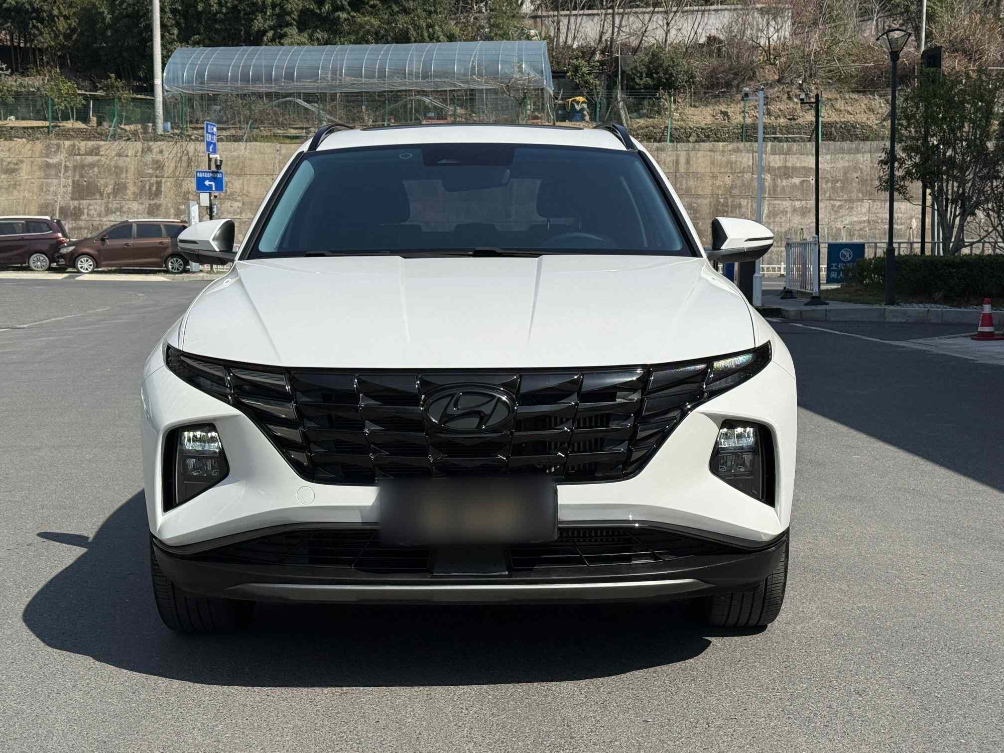 现代 2023款 途胜L 1.5T 自动两驱DLX豪华版(2)