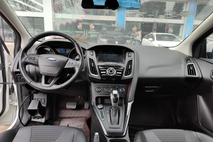 福特 福克斯 2018款 三厢经典 1.6L 自动风尚型智行版中控内饰12