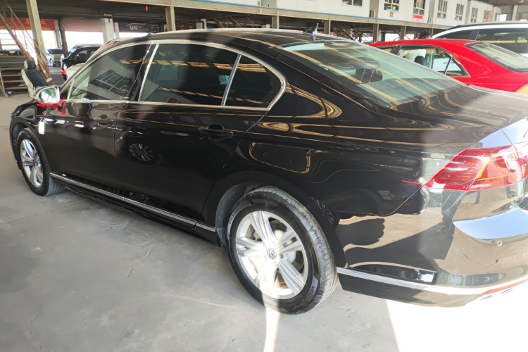 大众 迈腾 2025款 众享款 280TSI DSG舒适型车身外观4