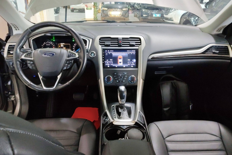 福特 蒙迪欧 2013款 2.0L GTDi200时尚型中控内饰12