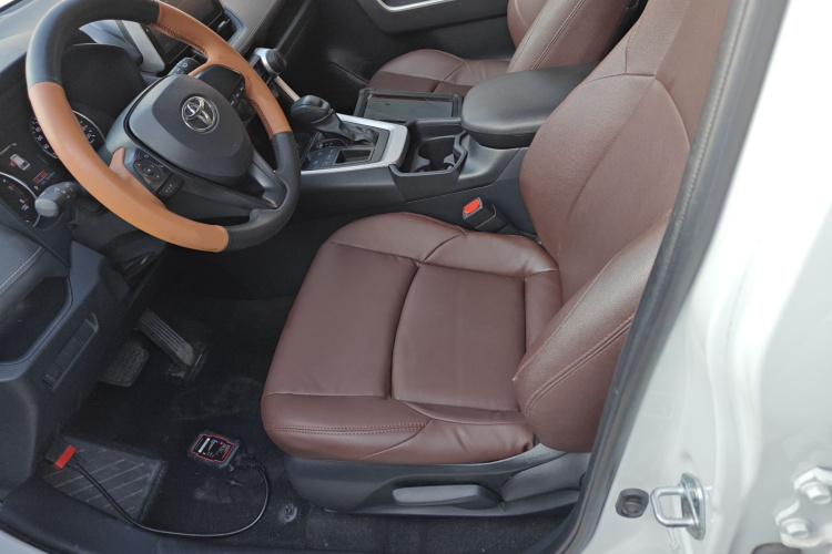 丰田 威兰达 2022款 改款 2.0L CVT两驱领先版中控内饰19