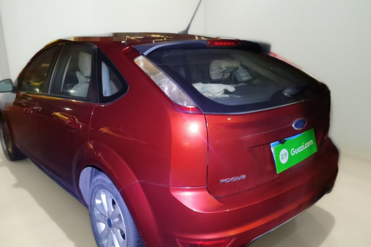 福特 福克斯 2013款 两厢经典 1.8L 自动基本型车身外观5