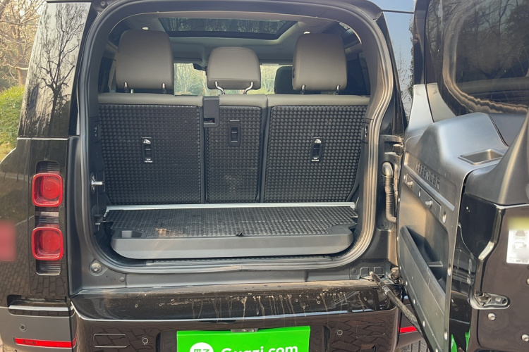 路虎卫士 2024款 90 2.0T P300 S局部细节23