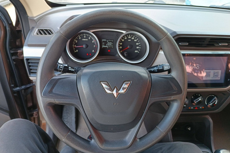 五菱汽车 五菱宏光 2018款 1.5L S舒适型L2B中控内饰13