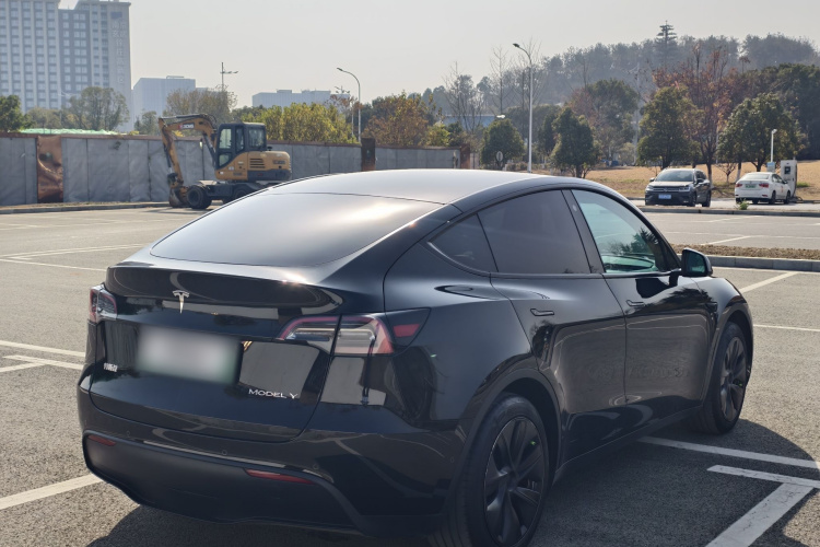 特斯拉 Model Y 2023款 后轮驱动版车身外观6007