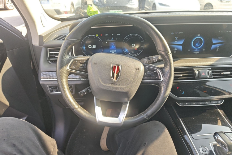 红旗HS5 2022款 2.0T 智联旗领四驱版中控内饰13