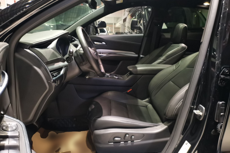 凯迪拉克XT4 2021款 28T 两驱豪华型中控内饰19