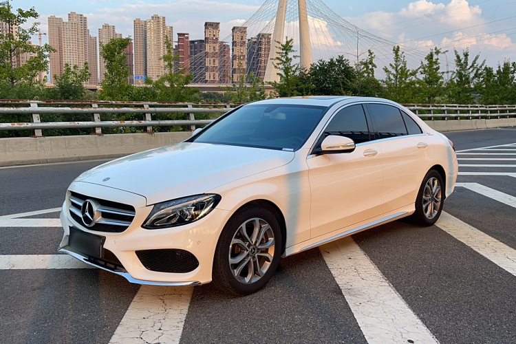 奔驰C级 2018款 C 180 L 时尚型运动版车身外观1