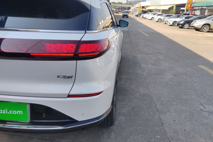 小鹏G3 2022款 G3i 520N+车身外观9