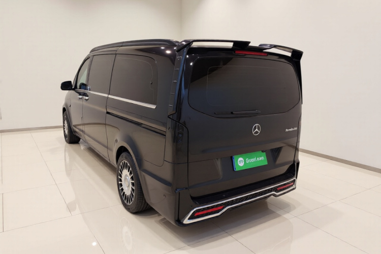 奔驰 威霆 2024款 2.0T 商务版 7座车身外观5