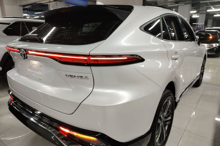 丰田 威飒 2023款 2.0L CVT两驱豪华版车身外观7