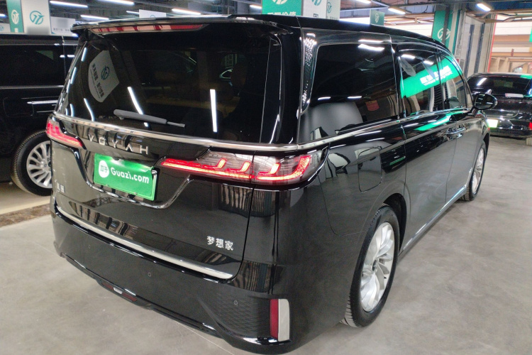 岚图汽车 岚图梦想家 2022款 0碳版 家 475km车身外观7