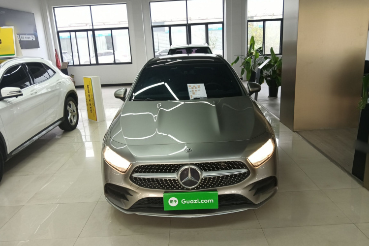 奔驰A级 2020款 改款 A 180 L 运动轿车特殊配置车身外观2