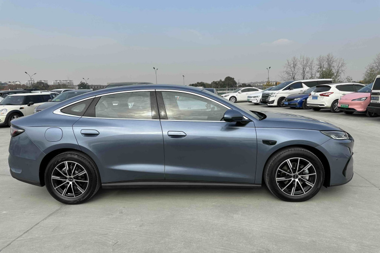 比亚迪 海豹06新能源 2025款 DM-i 智驾版 120KM尊享型车身外观6006