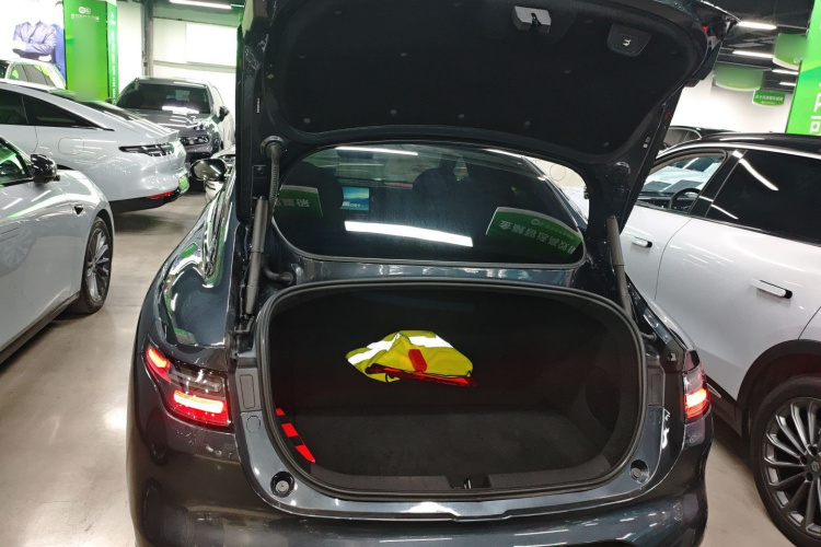 零跑汽车 零跑C01 2023款 606舒享版机舱底盘23