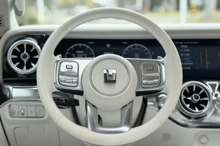 超境汽车 共创坦克300 2021款 2.0T 赛博坦克中控内饰7002