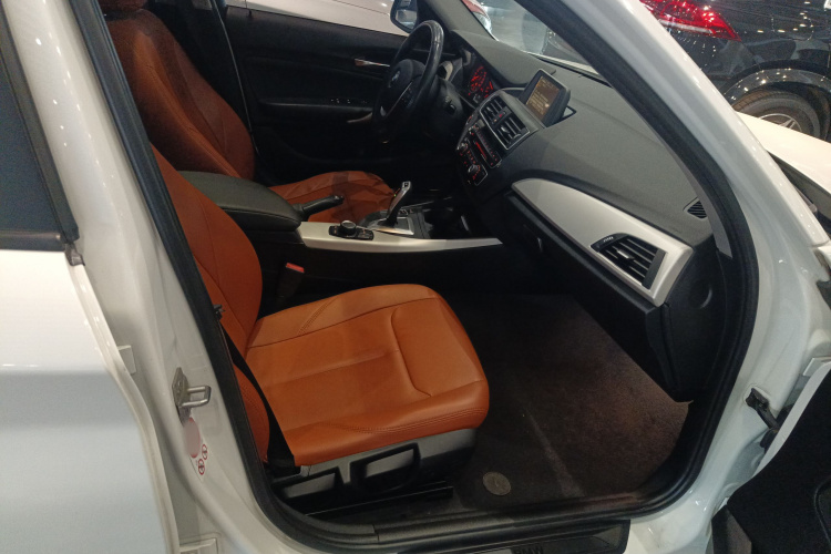 宝马1系(进口) 2016款 118i 领先型局部细节41