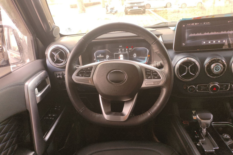 北京越野 北京BJ40 2019款 2.3T 自动四驱城市猎人版尊享型 国VI中控内饰13