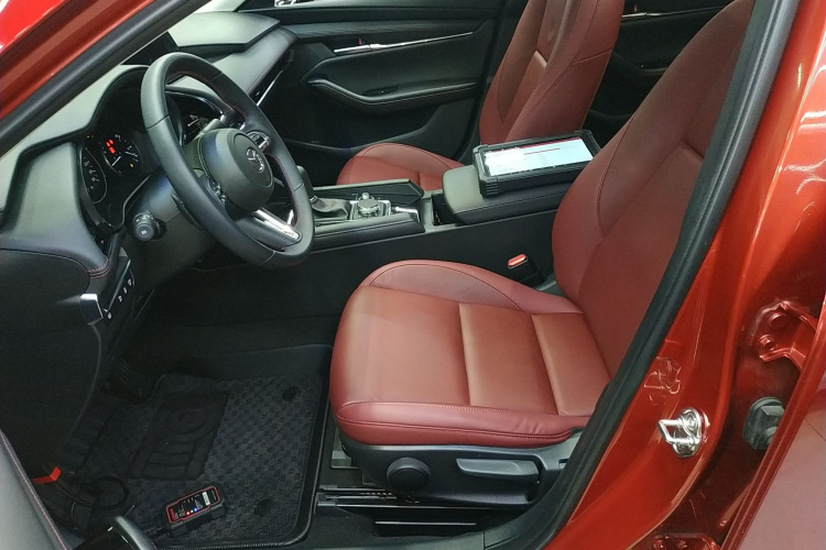 马自达3 昂克赛拉 2022款 2.0L 自动质雅黑曜版中控内饰19