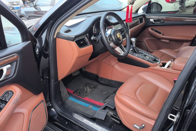 众泰SR9 2017款 2.0T 自动极致之心版中控内饰7003