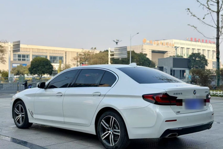 宝马5系 2021款 改款 530Li xDrive 豪华套装车身外观6006