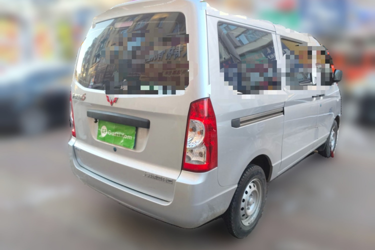 五菱汽车 五菱荣光S 2023款 1.5L 基本型 5/7座车身外观7