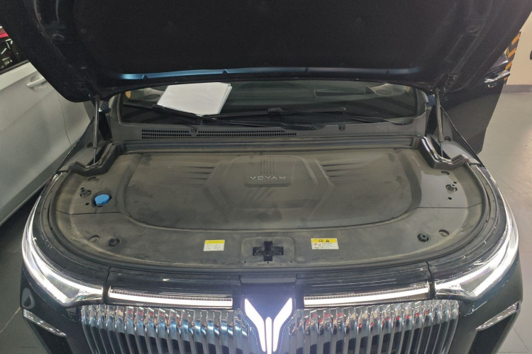 岚图汽车 岚图梦想家 2025款 PHEV 四驱尊贵鲲鹏版机舱底盘24