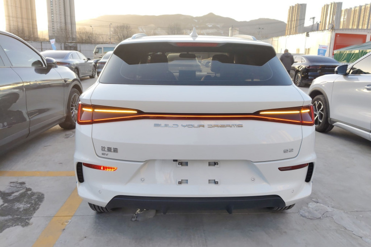 比亚迪e2 2021款 豪华型车身外观6