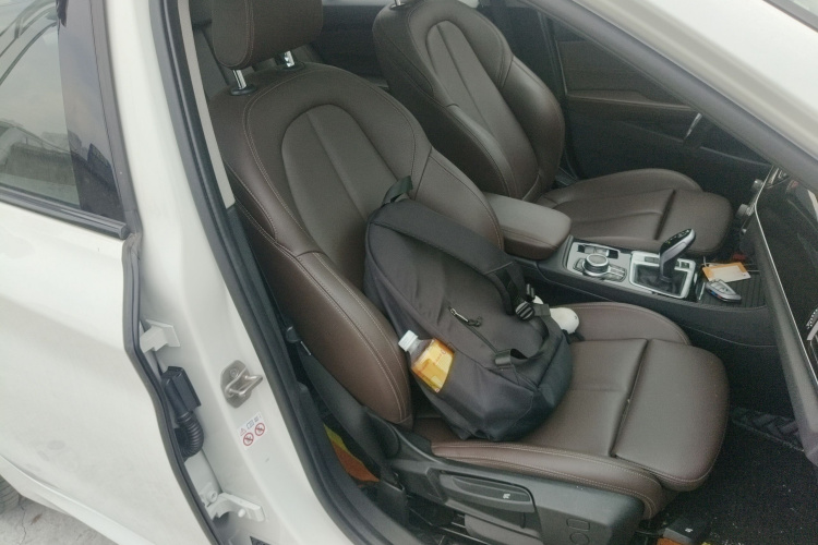 宝马1系 2021款 改款 120i M运动曜夜版局部细节41