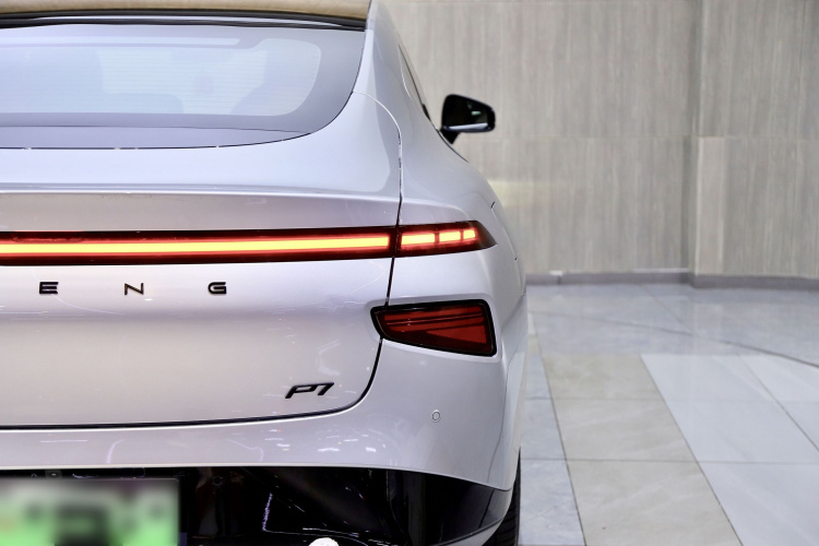 小鹏P7 2022款 480G+车身外观6003