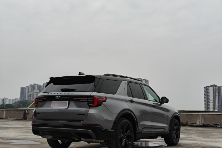 福特 探险者 2024款 2.3T EcoBoost 四驱ST-LINE 6座车身外观6004