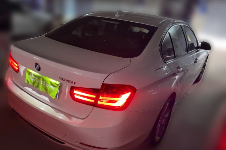 宝马3系 2015款 328i 运动设计套装车身外观6005