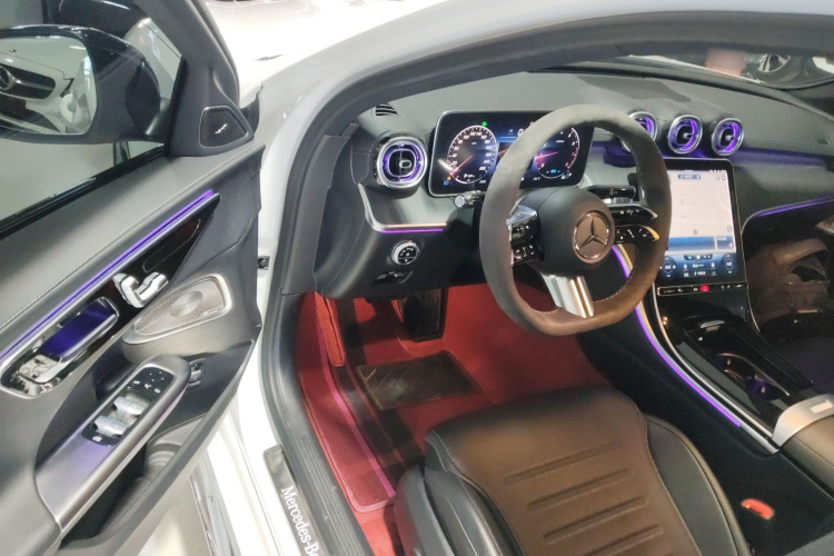 奔驰C级 2022款 C 260 L 皓夜运动版中控内饰20