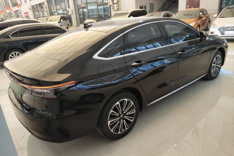 奇瑞 风云A8 2024款 127 驭风版车身外观7