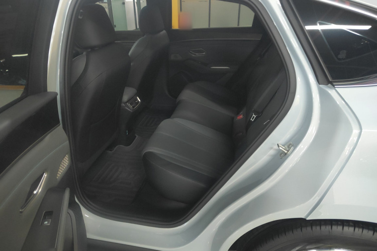 比亚迪 秦L 2025款 DM-i 智驾版 120KM领先型中控内饰7004