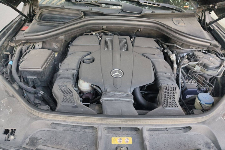 奔驰M级 2014款 ML 400 4MATIC动感型局部细节24