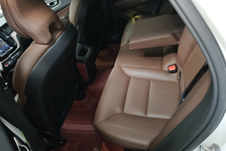 沃尔沃XC60 2024款 B5 四驱智远豪华版中控内饰7004