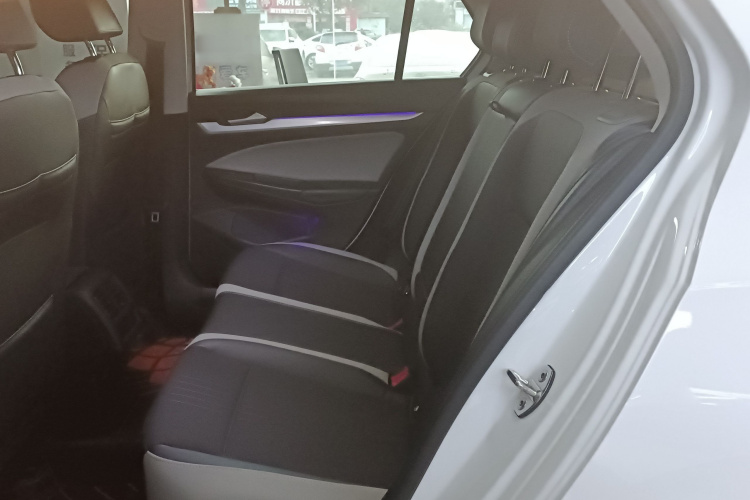 大众 高尔夫 2023款 改款 280TSI DSG Pro中控内饰7004