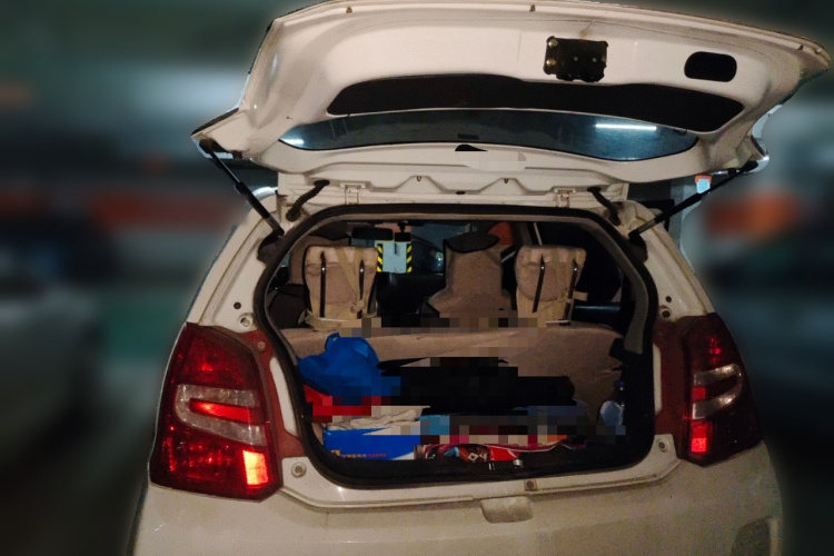 铃木 奥拓 2013款 1.0L 手动豪华型中控内饰23