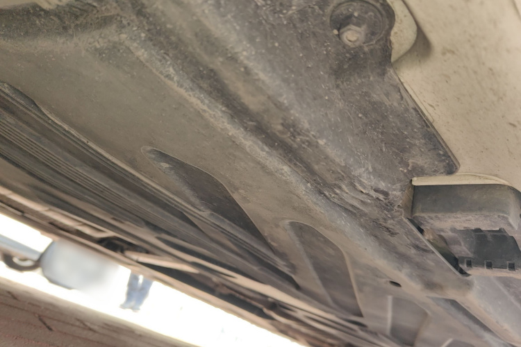 奔驰C级 2017款 改款 C 200 L 运动版局部细节9002