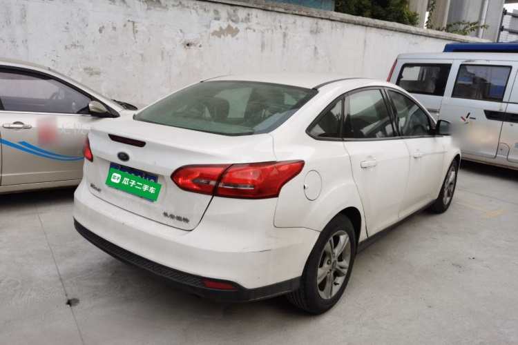 福特 福克斯 2017款 三厢 1.6L 手动舒适型智行版车身外观6005