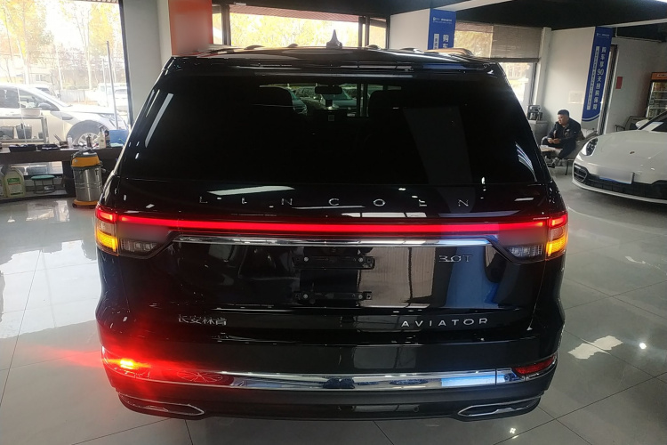 林肯 飞行家 2023款 3.0T V6 四驱尊雅巡航版 六座车身外观6