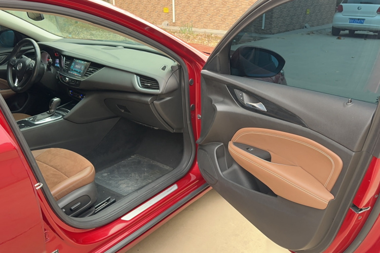 别克 君威 2017款 20T 精英型中控内饰7011