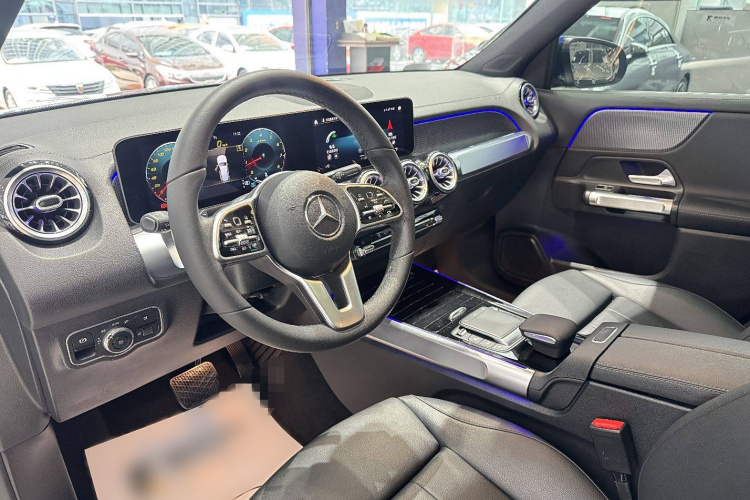 奔驰GLB 2020款 改款 GLB 200 动感型中控内饰7014